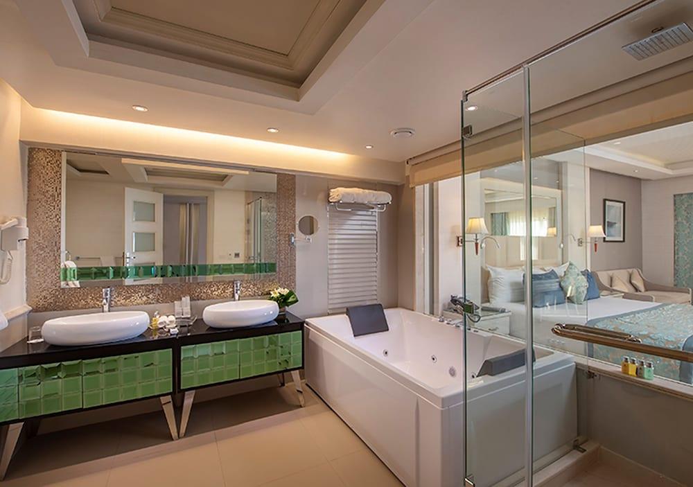 Premier Le Reve & Sahl Hasheesh - Adults Only 16 Years